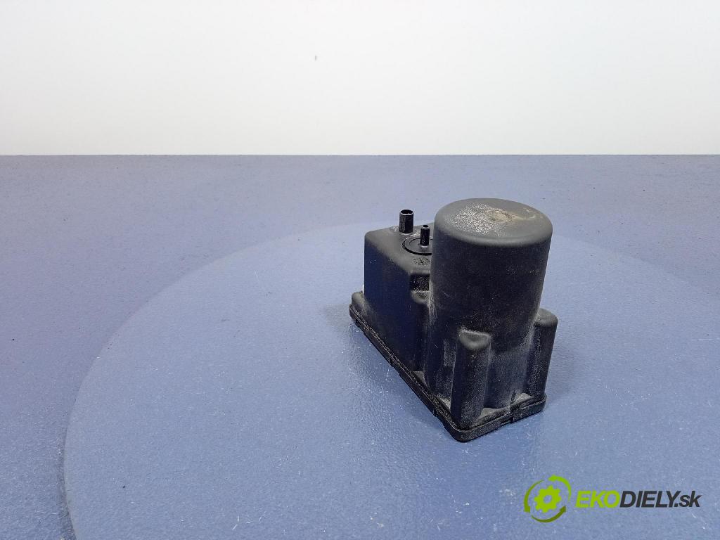 Audi A4 1995 pompa Centrálny: Zámok: 4A0862257A