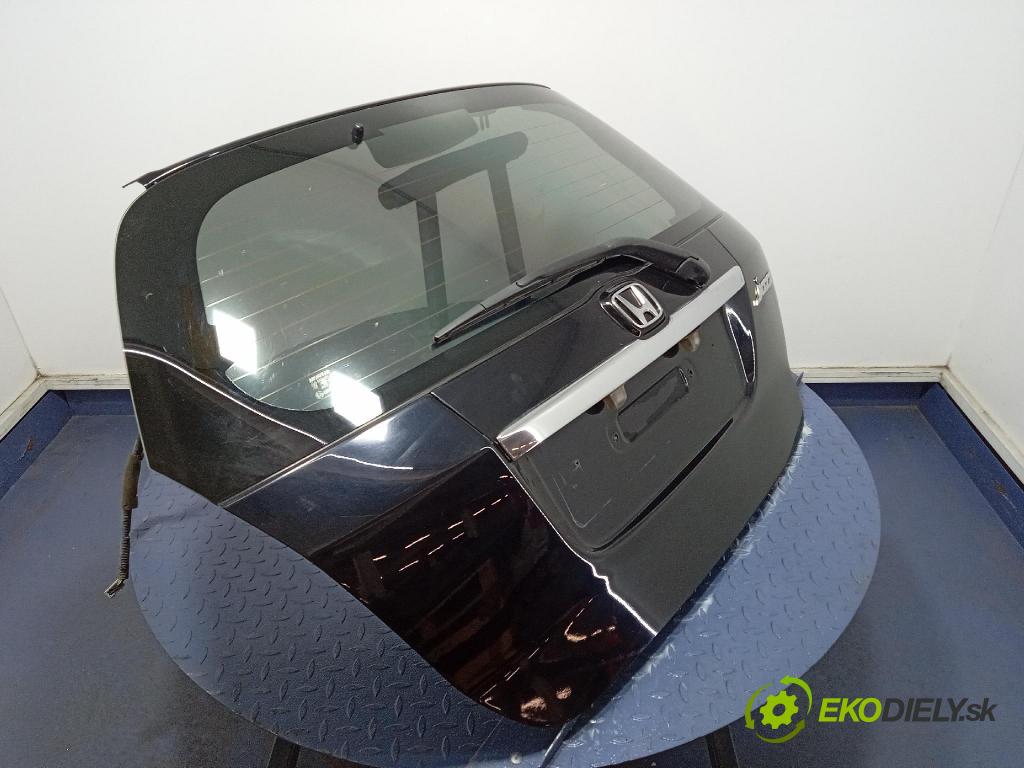 Honda Jazz 2005 zadní dveře kufra: kufr