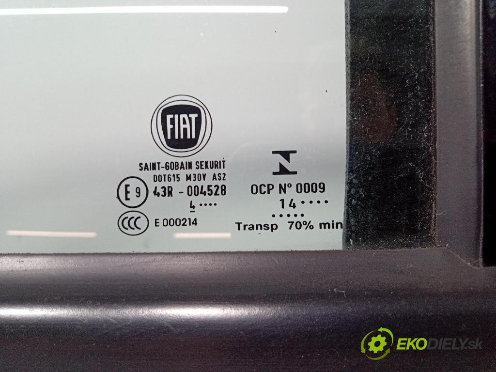 Fiat 500e 2015 dveře před Vlevo, odjet:
