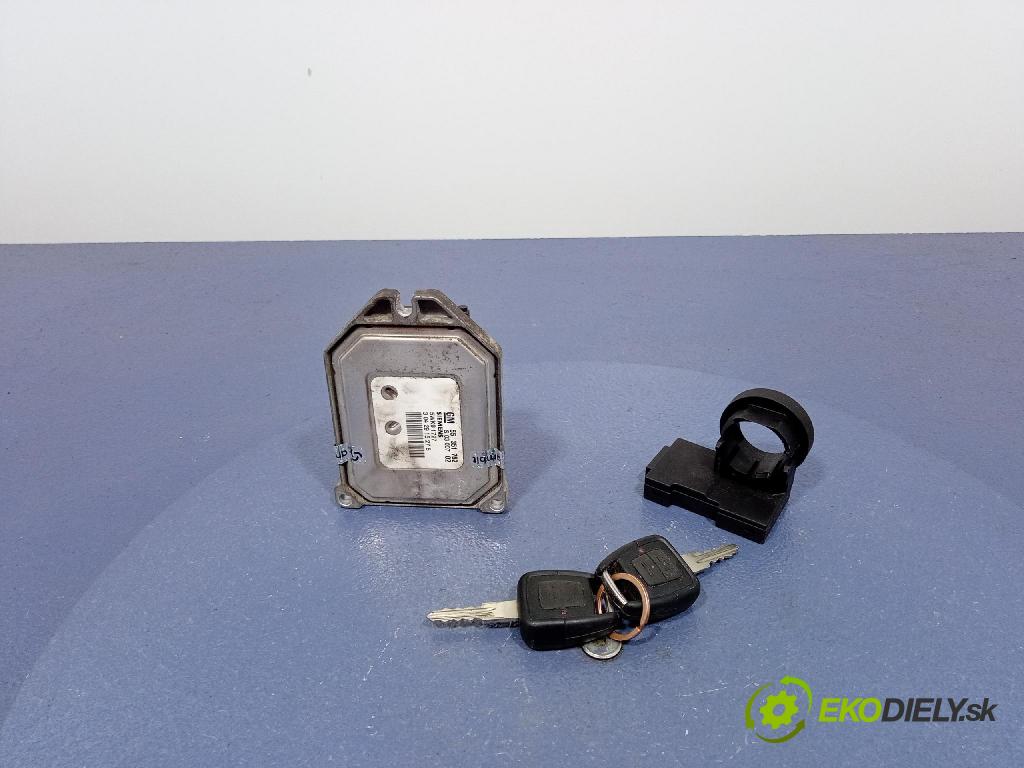 Opel Zafira 2003 riadiaca jednotka Motor: 55351752