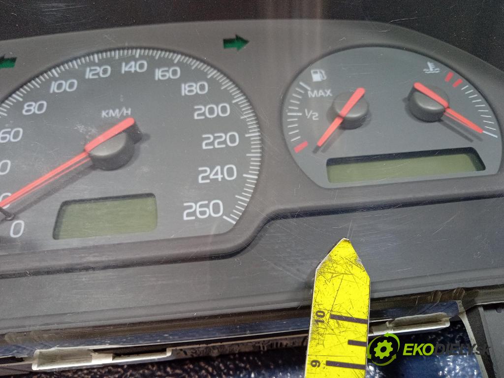 Volvo V40 2001 Přístrojová deska 30889710