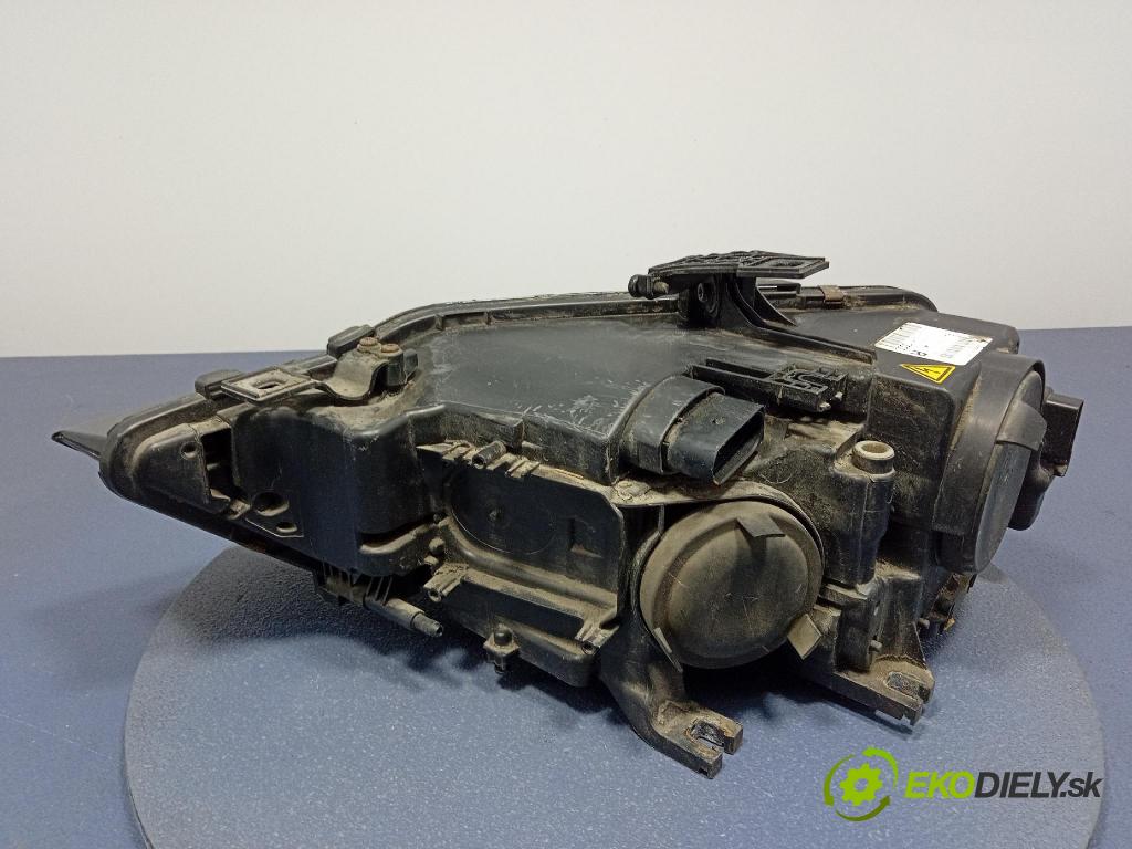 Audi A4 2012 světlo v pravo: 8K0941006C