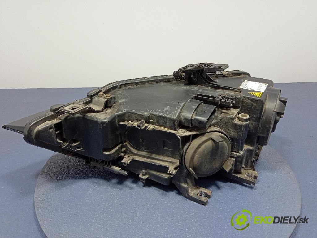 Audi A4 2012 světlo v pravo: 8K0941006C