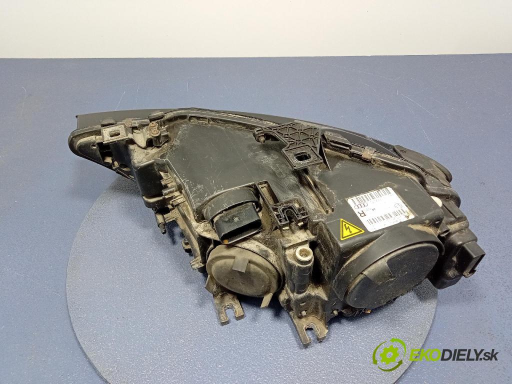 Audi A4 2012 světlo v pravo: 8K0941006C