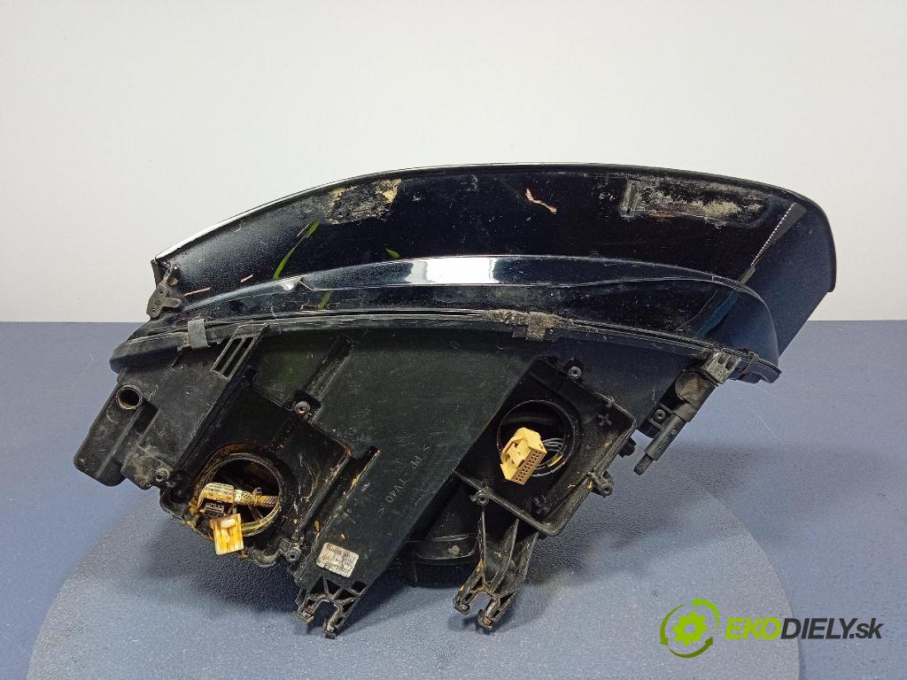 Audi A4 2012 světlo v pravo: 8K0941006C
