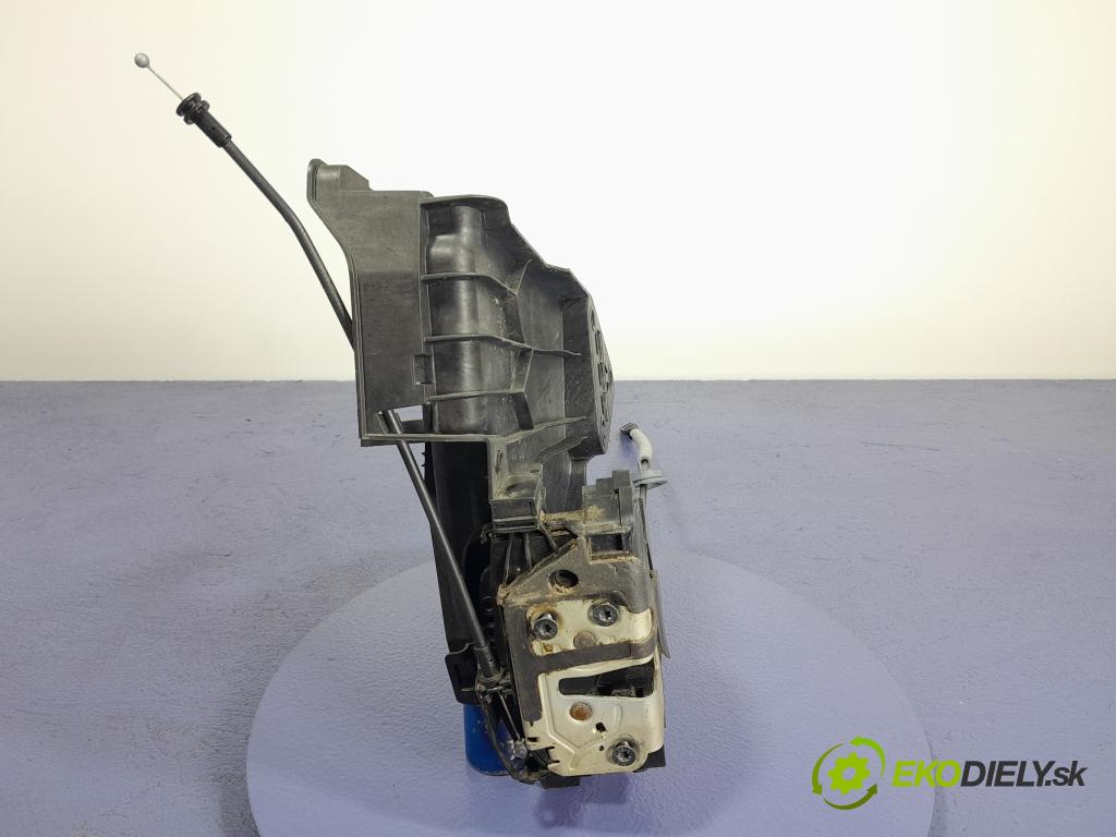 Volvo V60 2013 zámek dveře před Levý: 31301737