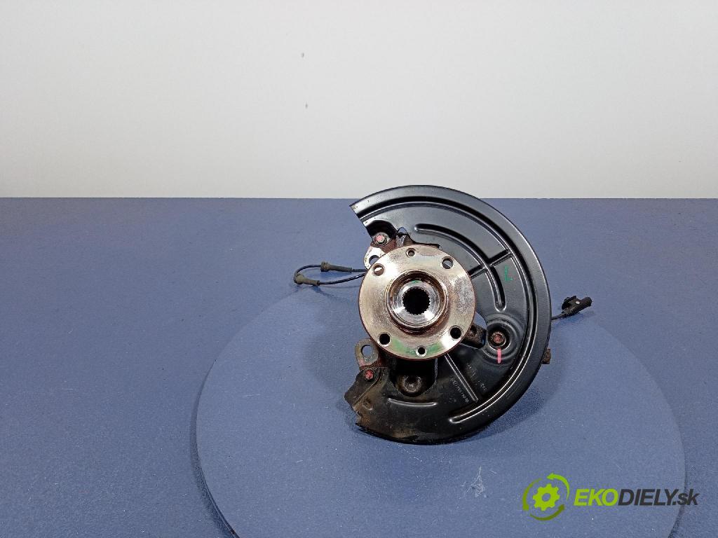 Fiat 500e 2015 náboj levá 04677763AA
