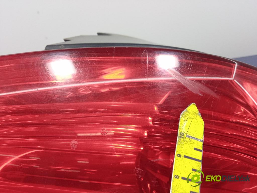 Peugeot 308 2008 světlo Zad: levá Mimo: 96814447XT