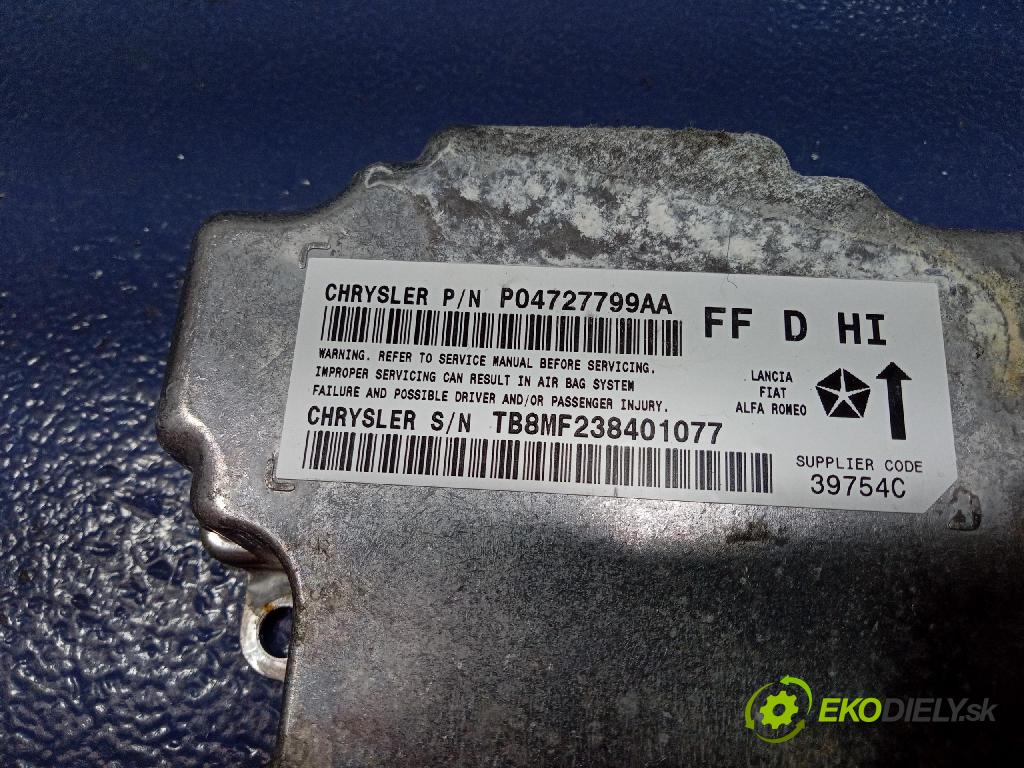 Fiat 500e 2015 kokpit,přistrojova deska 5LK39JXWAD
