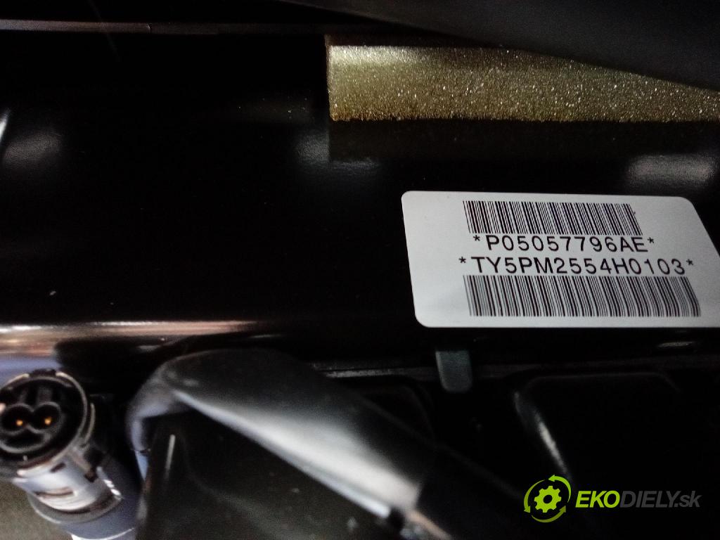 Fiat 500e 2015 kokpit,přistrojova deska 5LK39JXWAD