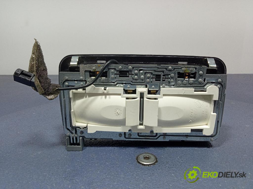 Fiat 500e 2015 Svietidlá: Vnútri: 1RY67JXWAC