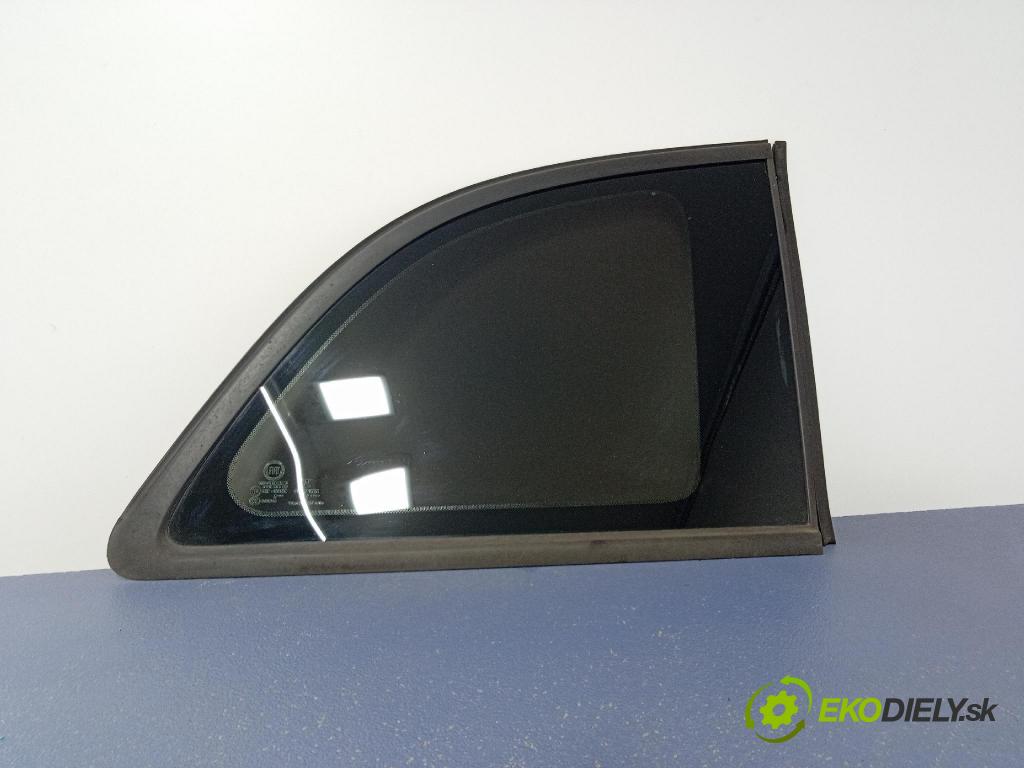 Fiat 500e 2015 sklo Karosérie: Zad: