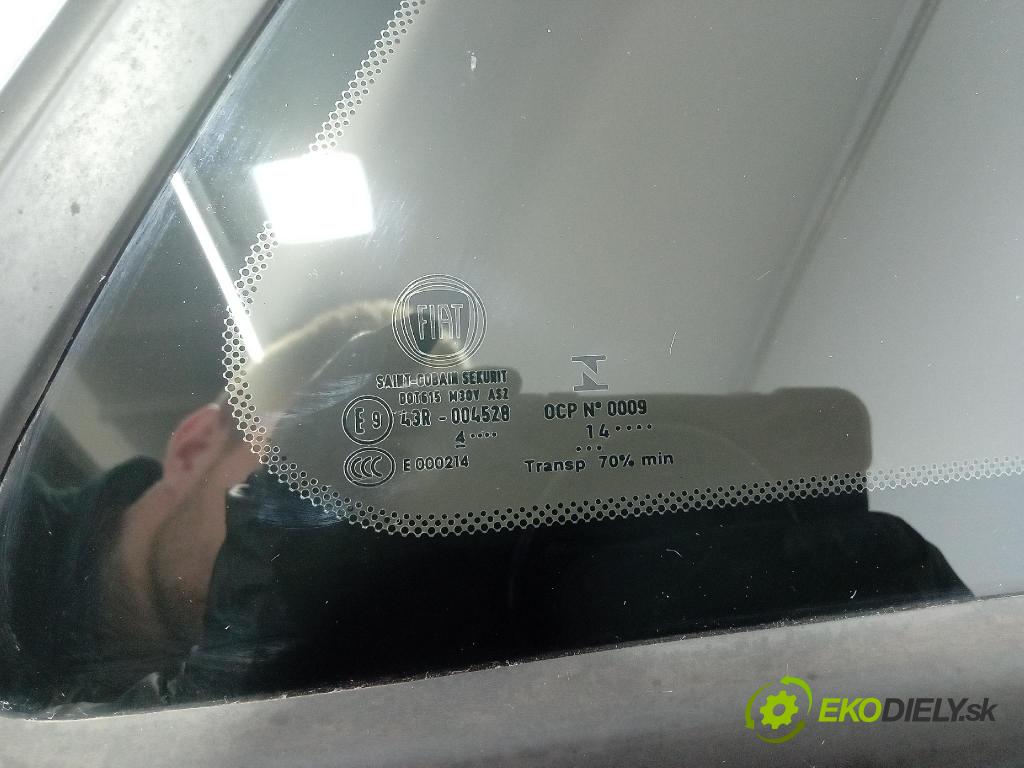 Fiat 500e 2015 sklo Karosérie: Zad: