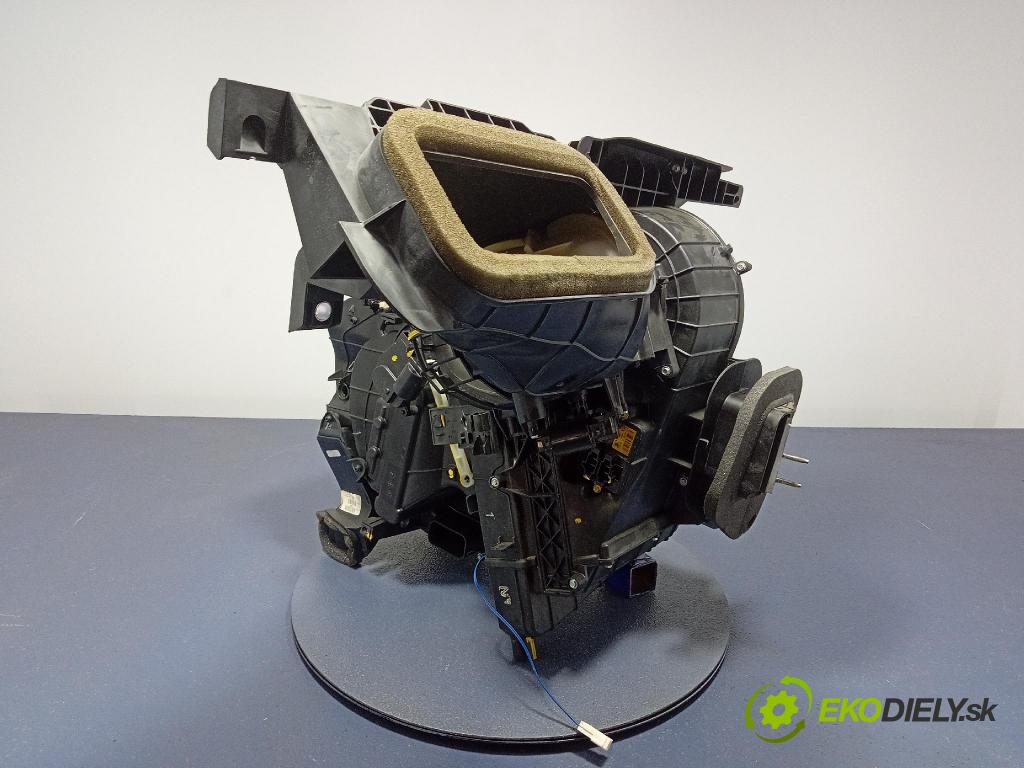Fiat 500e 2015 radiátor 68106048AF