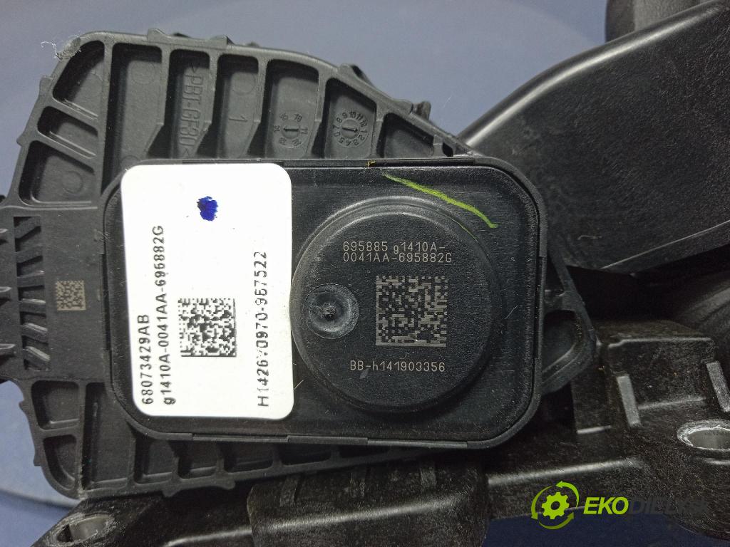 Fiat 500e 2015 pedal Plyn: 68073429AB