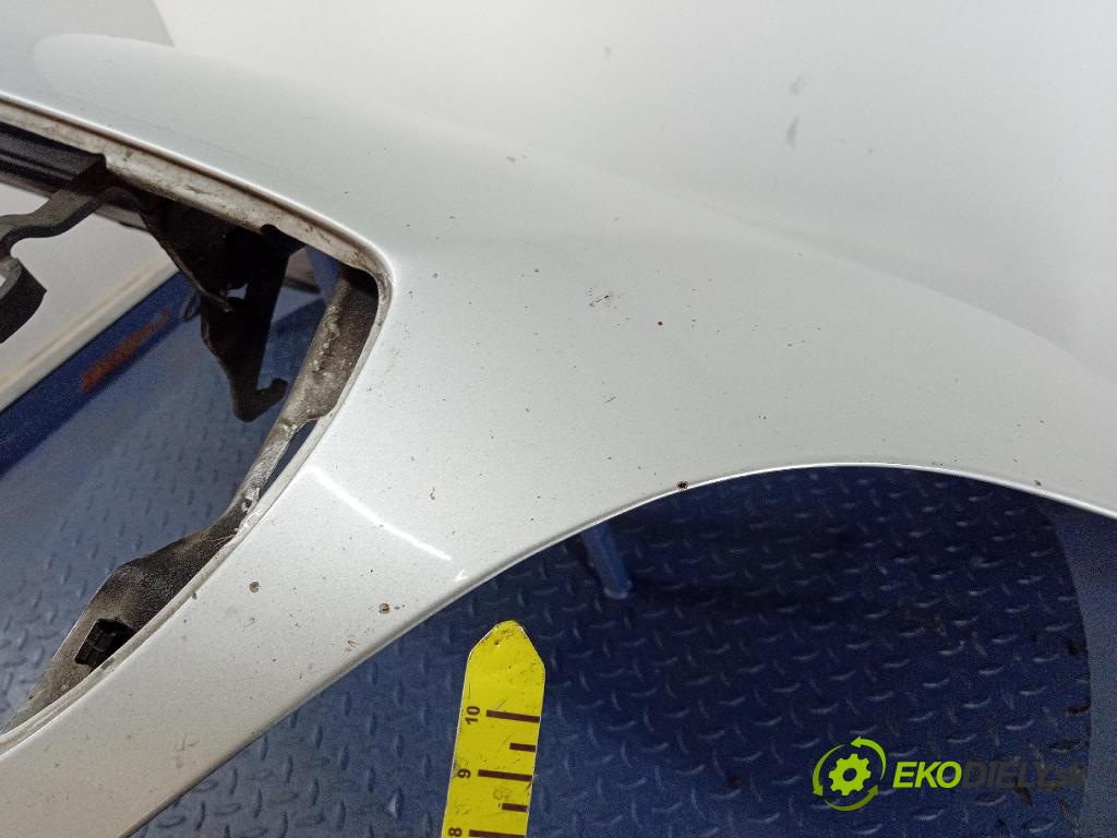 Bmw Seria 3 2004 kapota přední: