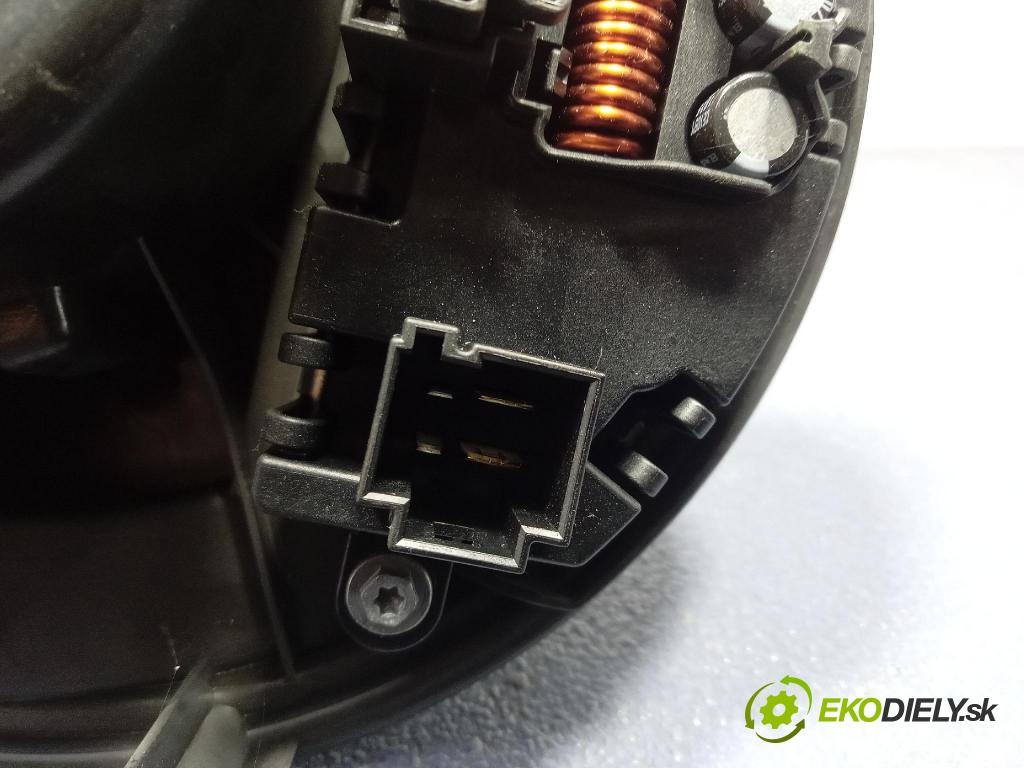 Skoda Octavia 2016 ventilátor Vzduch: 5Q1819021G