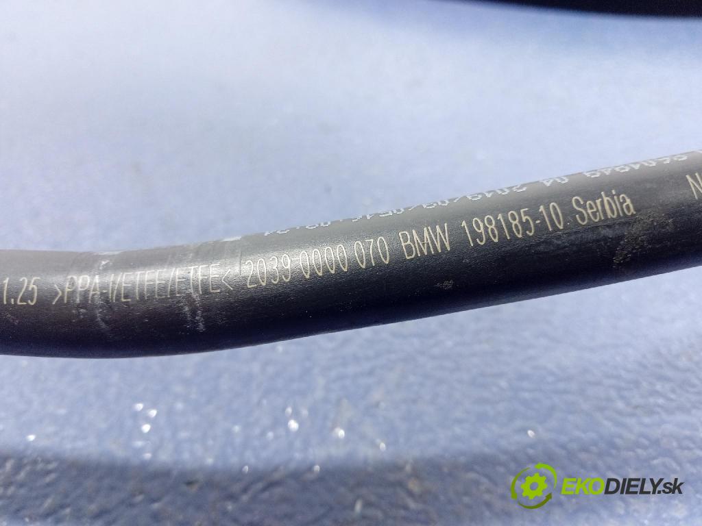Bmw X6 2019 trubka Paliva: 8601849