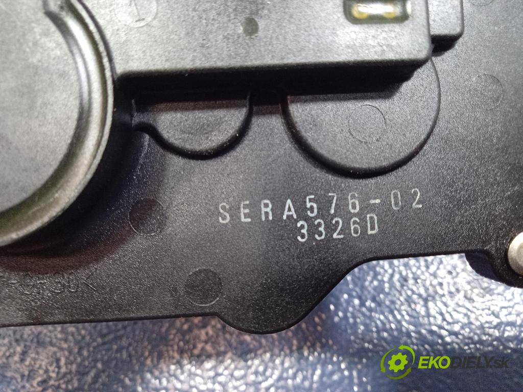 Nissan Micra 2005 škrticí klapka SERA576-02