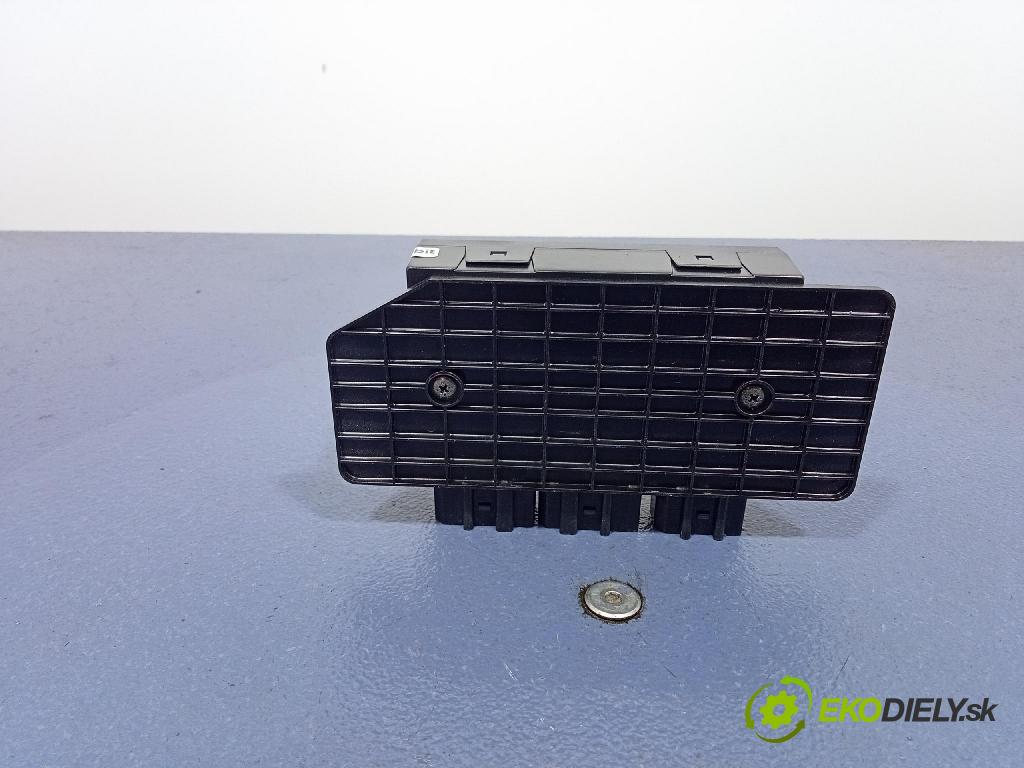 Volkswagen Passat 2002 řídící jednotka Komfortu 1C0959799A