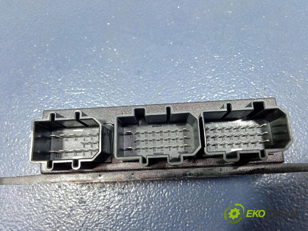 Volkswagen Passat 2002 řídící jednotka Komfortu 1C0959799A