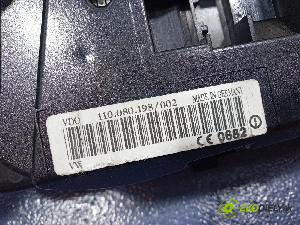 Volkswagen Passat 2002 Přístrojová deska 3B0920827A