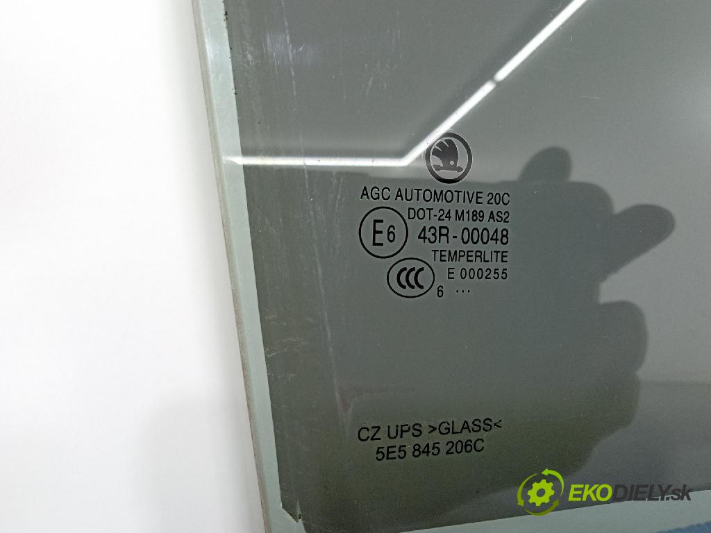Skoda Octavia 2016 sklo dveře Zad: Práva: