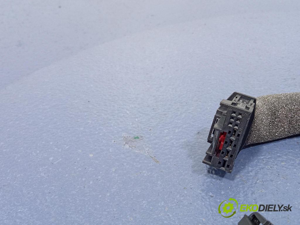 Skoda Octavia 2016 instalace Elektrický: 5E0971694C