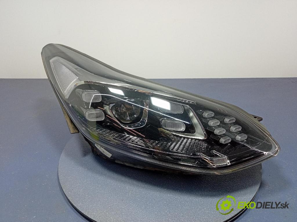 Kia Sportage 2018 Reflektor: v pravo: 92102F1500