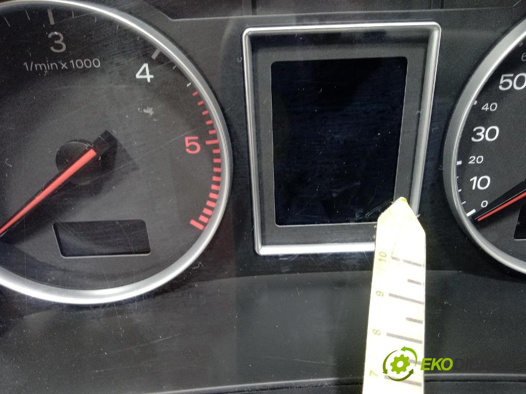 Audi A4 2002 Přístrojová deska 8E0920900G