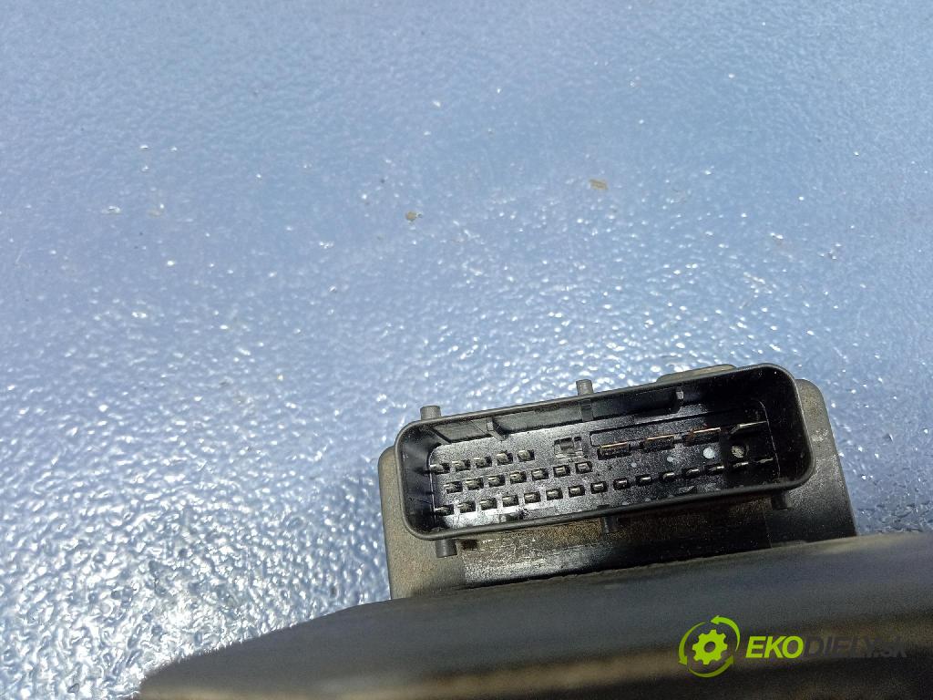Volkswagen Passat 2002 čerpadlo ABS x 0265220621