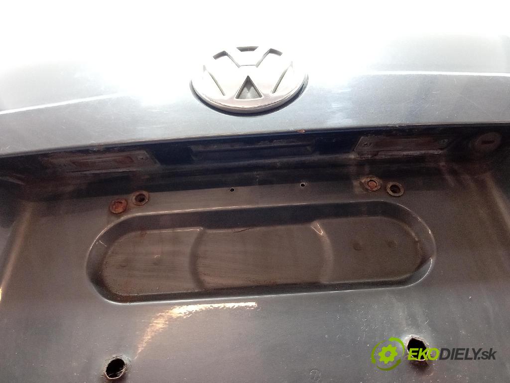 Volkswagen Passat 2002 zadní dveře kufra: kufr