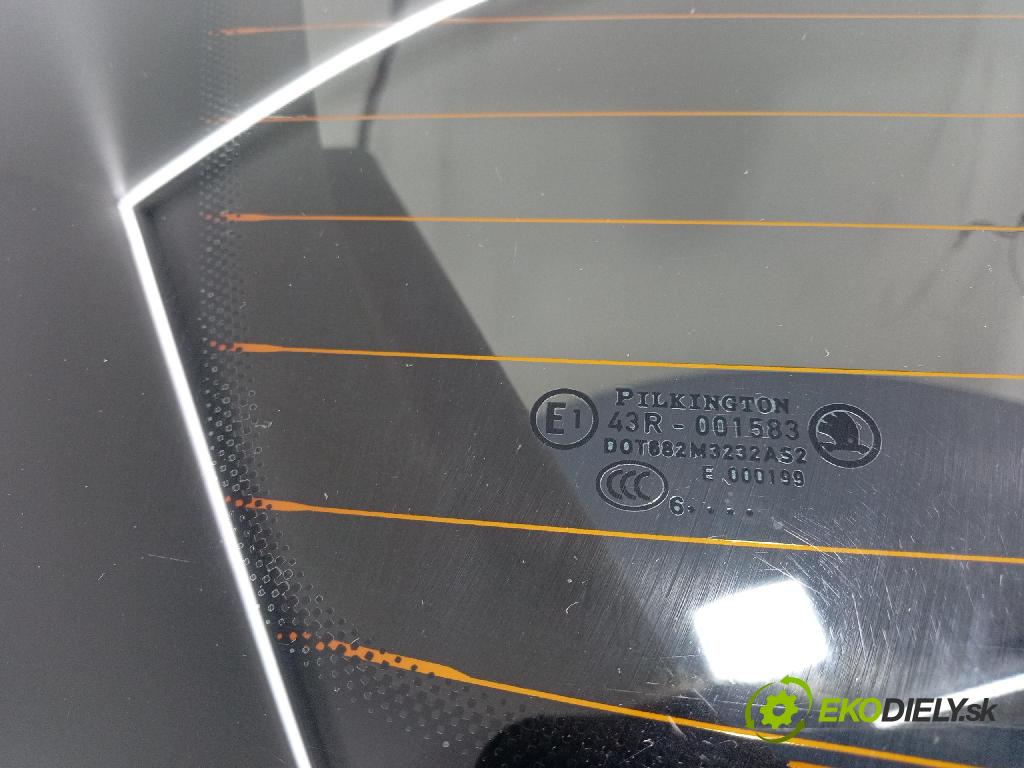Skoda Octavia 2016 zadní dveře kufra: kufr