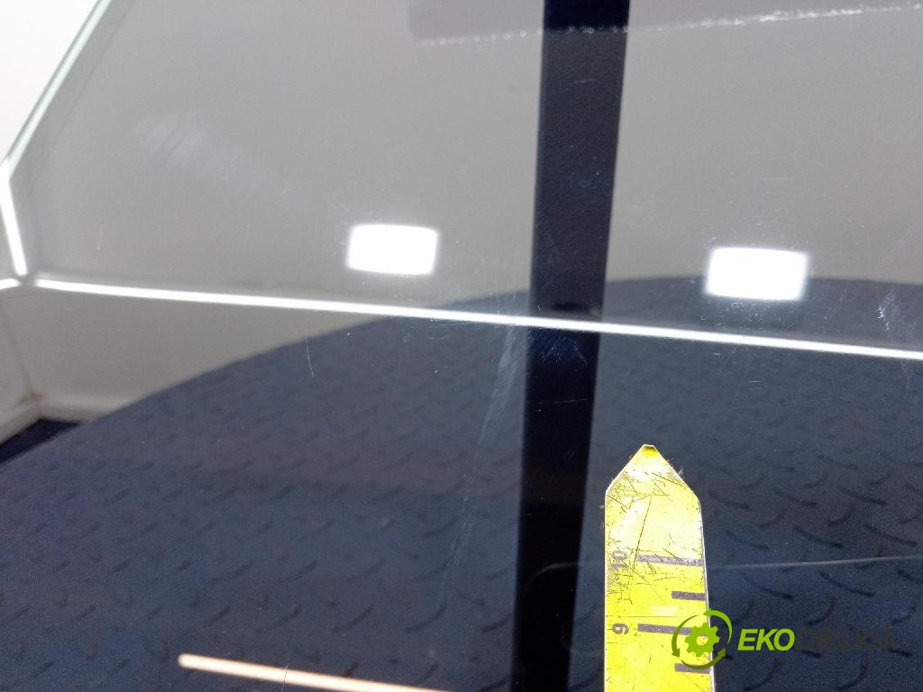 Skoda Octavia 2016 sklo dveře Zad: levé
