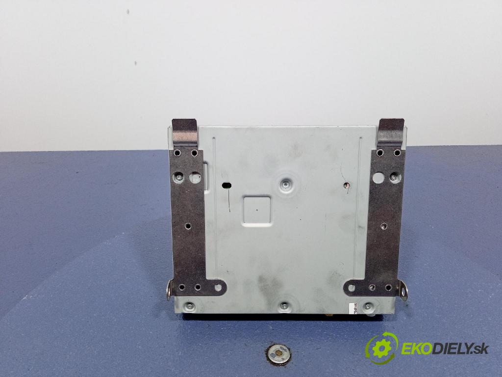 Audi A6 2004 Radio I Navigácia: 04F035541