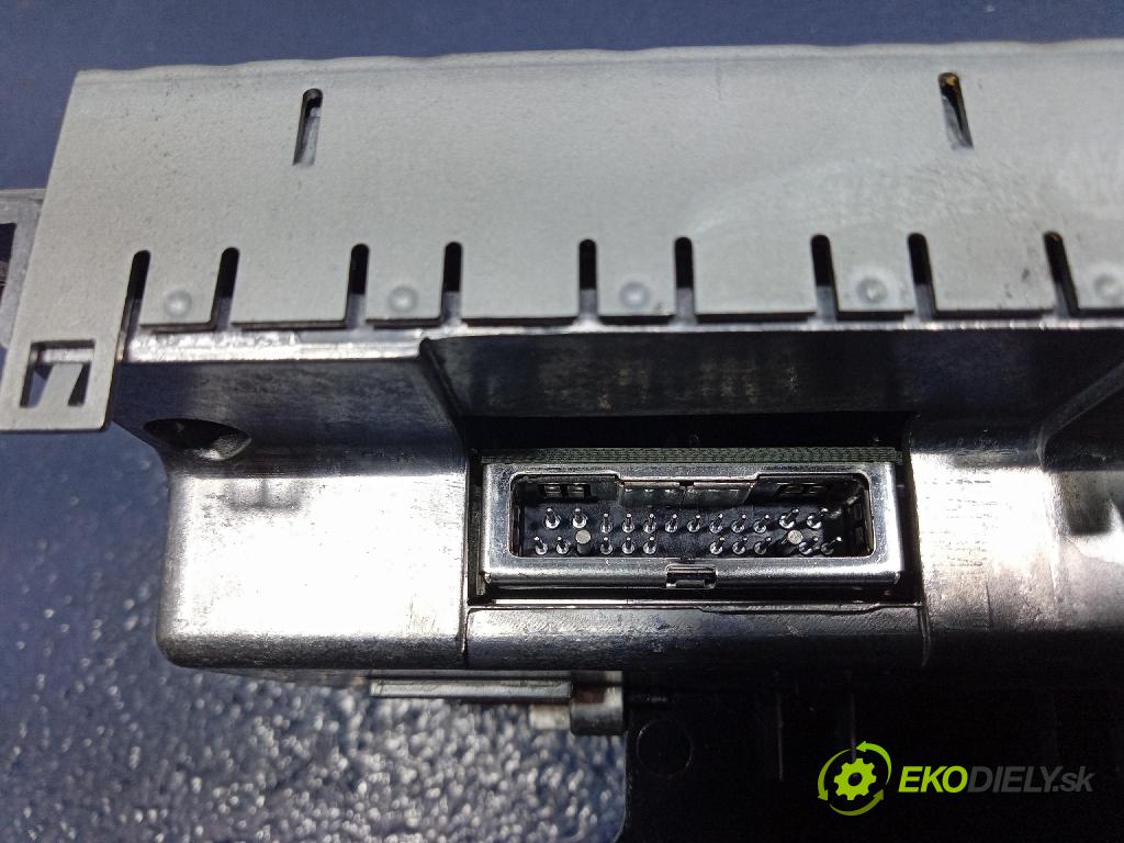 Audi A6 2004 displej Radio / GPS 4F0919603A