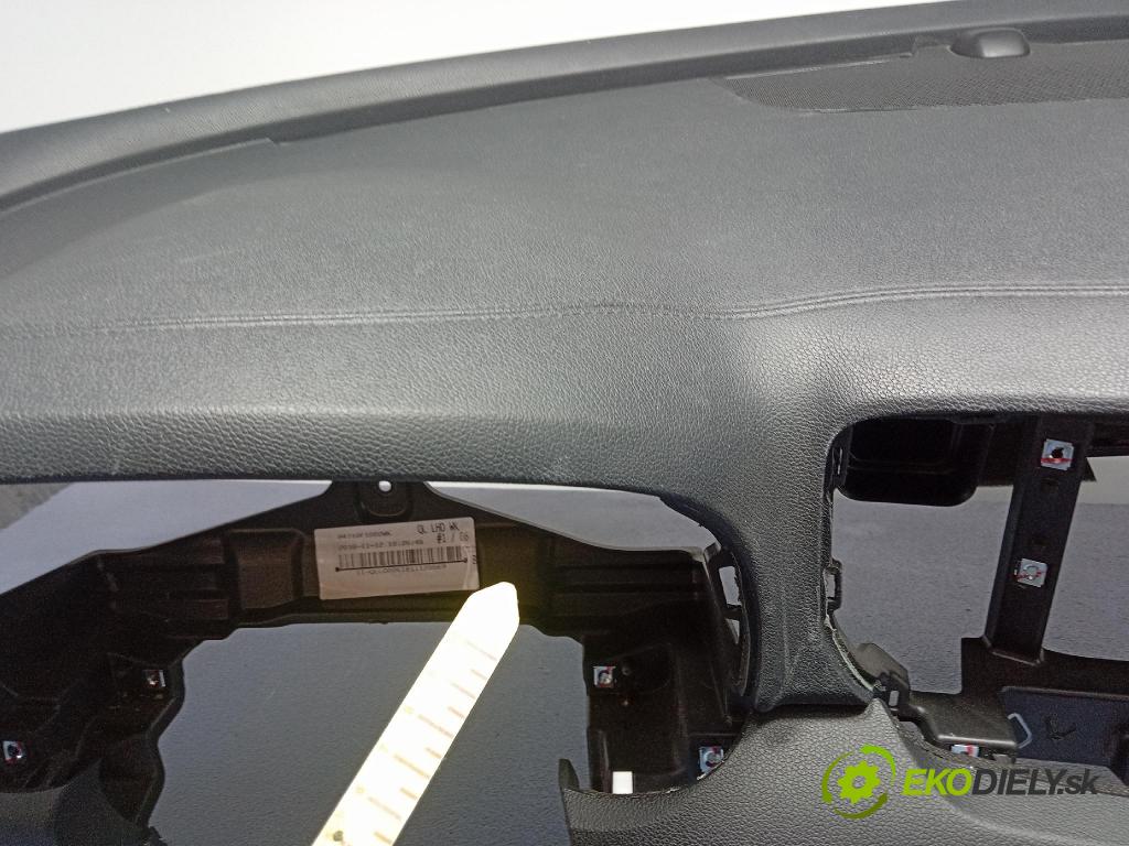 Kia Sportage 2018 kokpit,přistrojova deska 84711F1000WK
