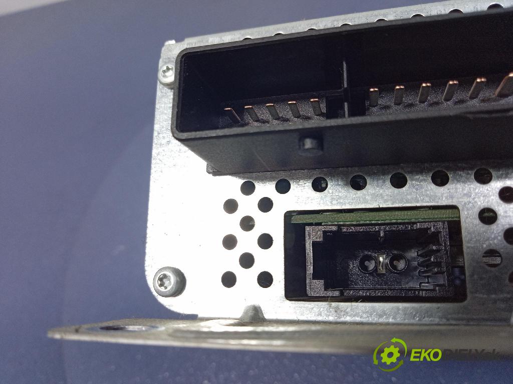 Audi A6 2004 Zesilovač: Rádio: Navigacia: 4F0035223