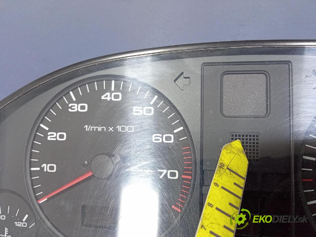 Audi 80 1993 Přístrojová deska 8A0919033H