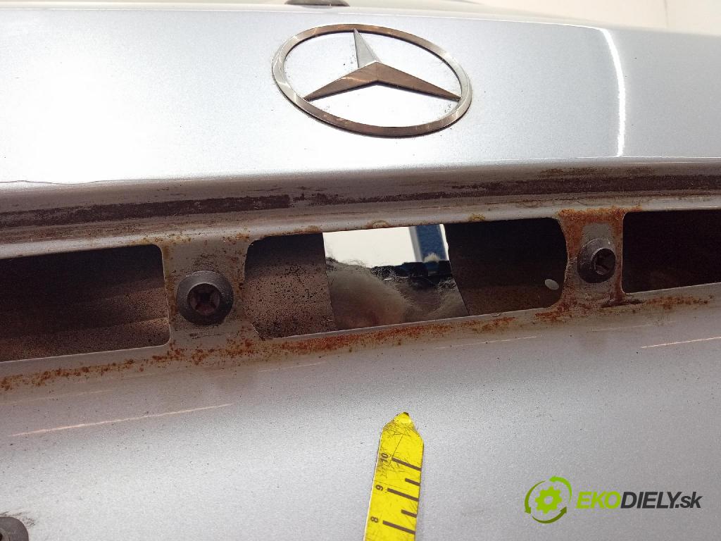 Mercedes B-Klasa 0 zadní dveře kufra: kufr