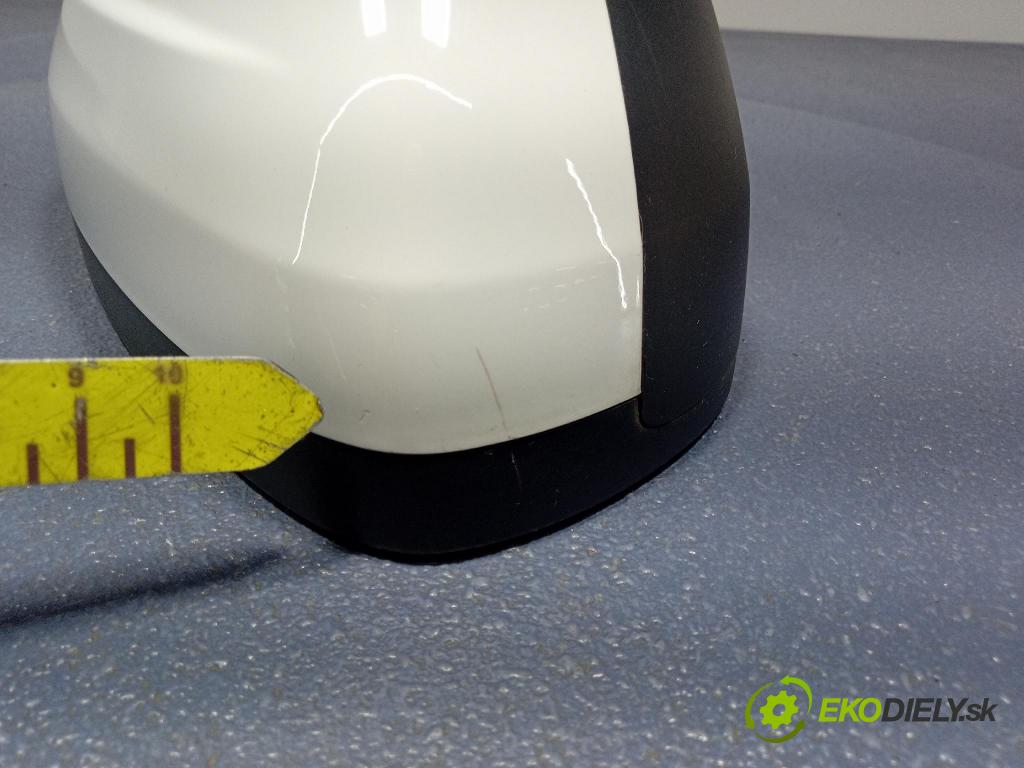 Citroen C4 2016 zpětné zrcátko prave