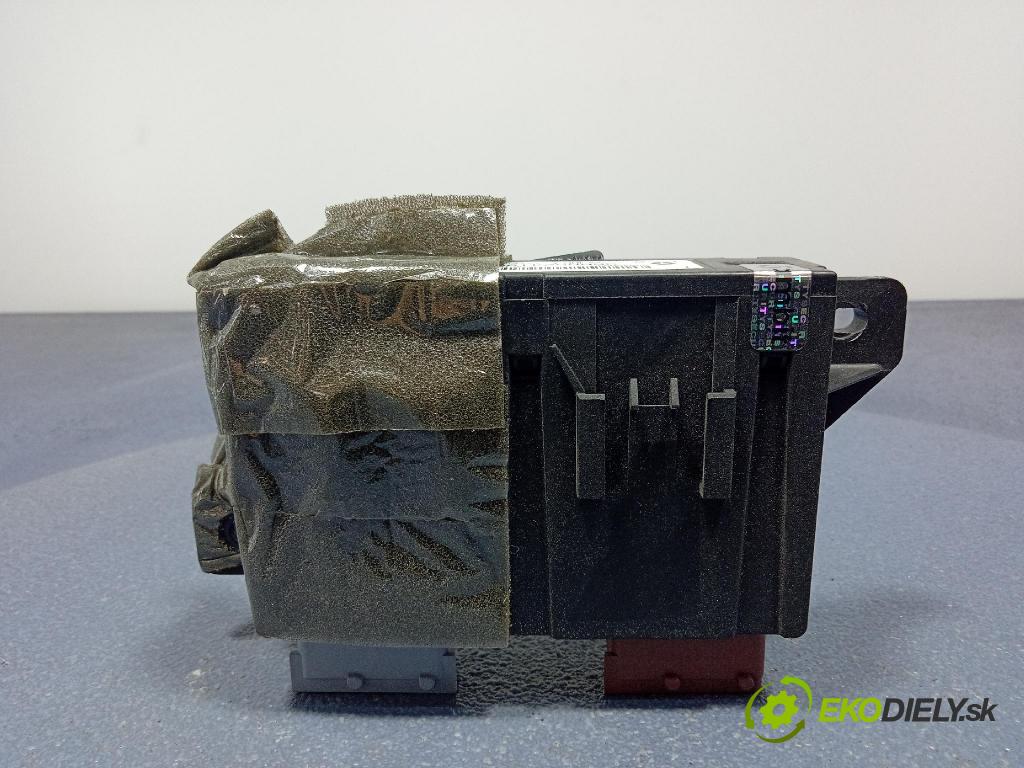 Citroen C4 2016 řídící jednotka 9665524180
