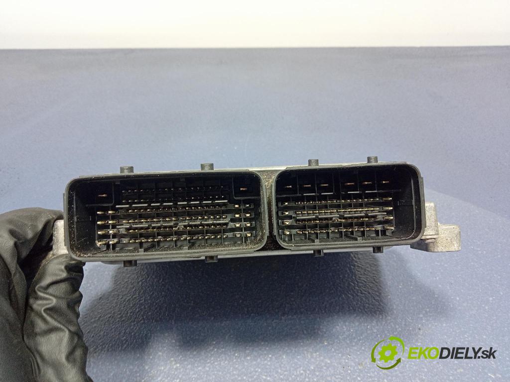 Citroen C4 2016 řídící jednotka Motor: 9809447980