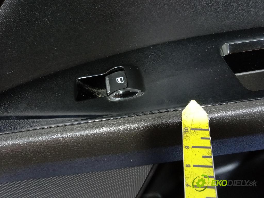 Ford Mondeo 2018 Tapacír: dveře Zad: Práva: DS73-F27658-B