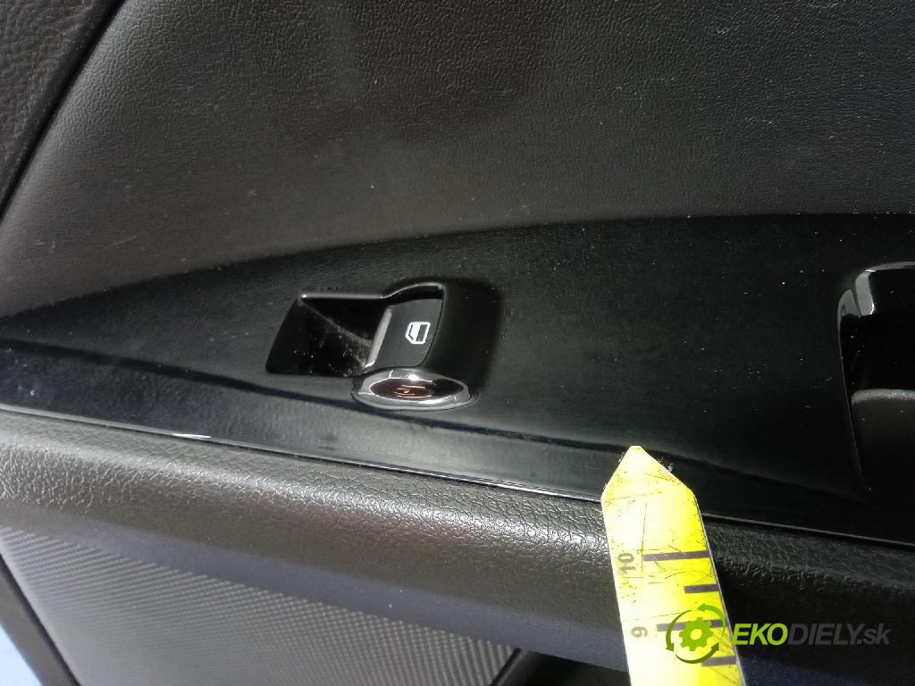 Ford Mondeo 2018 Tapacír: dveře Zad: Práva: DS73-F27658-B