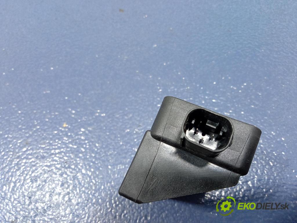 Vw Bora 2001 snímač ESP. 1J0907657B