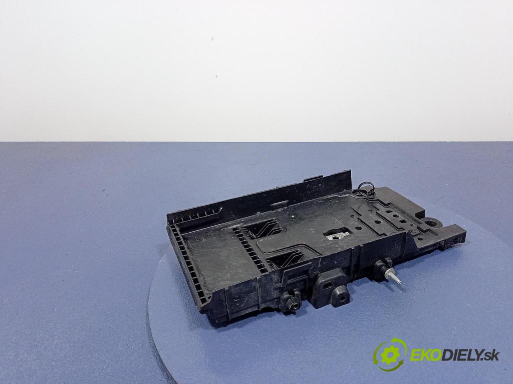 Ford Mondeo 2018 Základ: Akumulatora: DG93-10723-A