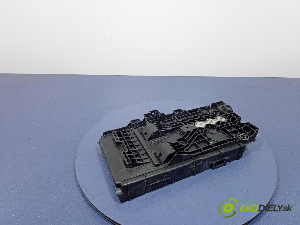 Ford Mondeo 2018 Základ: Akumulatora: DG93-10723-A