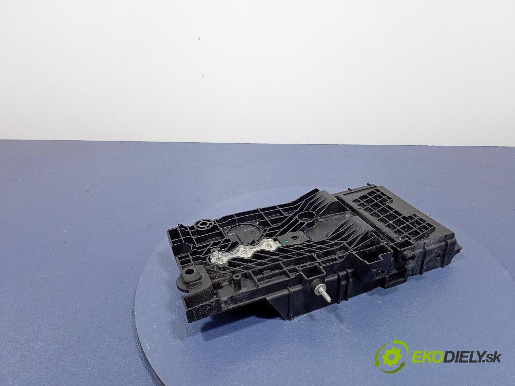 Ford Mondeo 2018 Základ: Akumulatora: DG93-10723-A