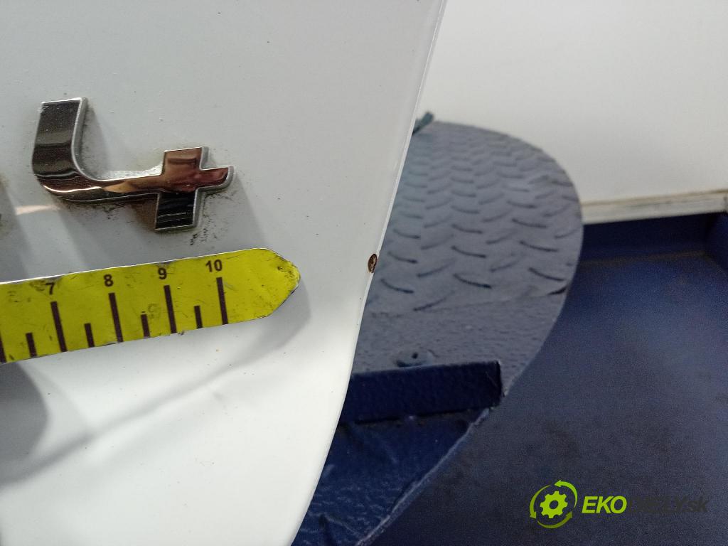 Citroen C4 2016 zadna dveře kufra: kufra: